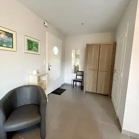 36 Avenue Rosni Jeune -012 Villa *
