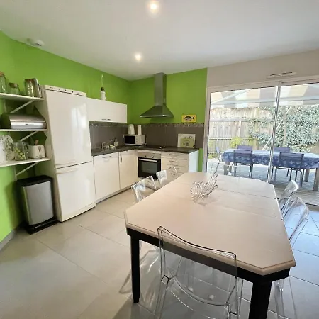 36 Avenue Rosni Jeune -012 Villa *