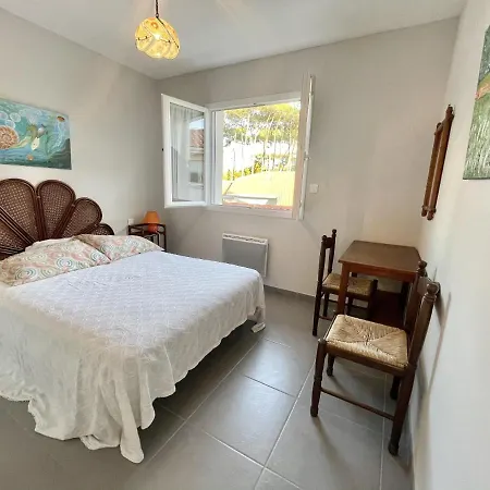 36 Avenue Rosni Jeune -012 Villa *